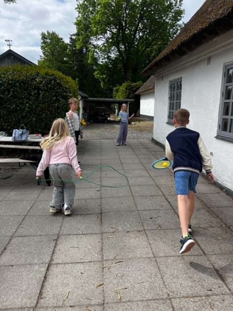 Eleverne leger på Vor Frue Friskole